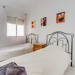3 Bed Sleeps 5 - 2 Pools - Smart Tv